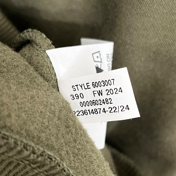 Under Armour Project Rock Red One Believe Santa Bull Sweatshirt Men’s 2XL - Picture 11 of 13